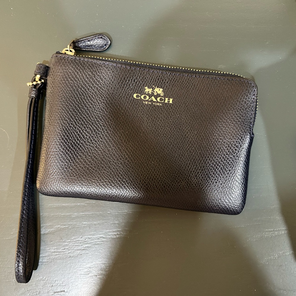 Coach Black Leather Wallet Sleek Compact Design